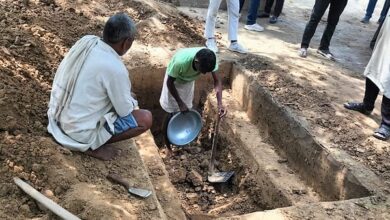 Mukhtar Ansari Death: तीन हिंदू मजदूरों ने खोदी 7.6 फीट की कब्र, परिवार से पुराना नाता; बोले- नहीं लेंगे मोल