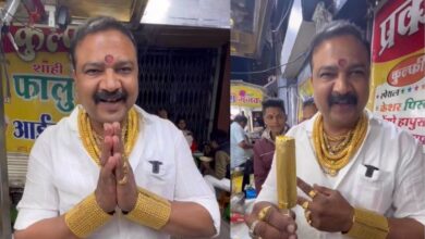 Indore News: इंदौर में एक ऐसी जगह यहां सोना बेचा, पहना ही नहीं बल्कि कुल्फी पर लपेटकर खाया भी जाता है