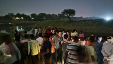 Varanasi News: दो युवकों के वरुणा नदी में डूबने की आशंका, घाट किनारे मिली बाइक, कपड़ा और मोबाइल