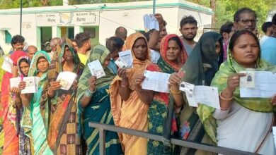 Lok Sabha Election Voting: छठें चरण में वोटिंग के लिए लोगों में गजब का उत्साह, तस्वीरों में देखें- खुशी की झलक