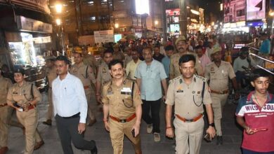 PM Modi Varanasi Roadshow: पीएम के रोड शो के रूट पर तैनात रहेगी रूफ टॉप फोर्स, DM-CP ने गश्त कर देखी व्यवस्था